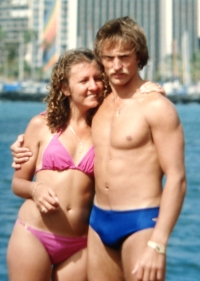 Jan Köhler with his second wife Denise on vacation in Hawaii in 1980. Five years have passed since he fled across the Czechoslovak-German border with a submachine gun. The communist regime did not let his first wife and two children leave after he fled.