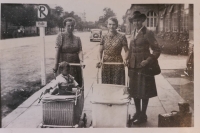 Mother in the middle and Günter in a pram, 1941