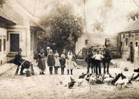 Farm of the Hercl family in Lhota and the inhabitants (interwar period) 