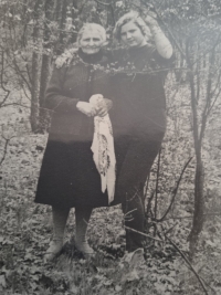 Mother Natasha with witness´s great-grandmother, Kostiantynivka, mid-1970s
