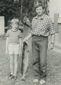 Miroslav Horák fishing with his son in 1980