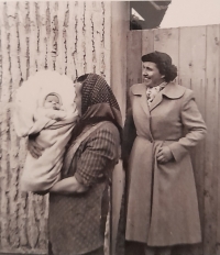 Ladislav´s daughter Miládka, born 1951, with her grandmother and mother 