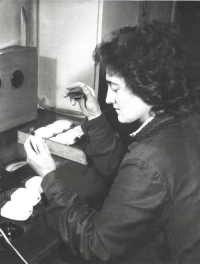 Frederike and work in the cooperative at the goldsmiths "Soluna" in Rytířská Street. Photo from 1961