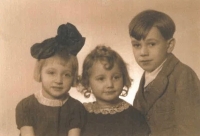 Frederike (centre) and her two half-siblings