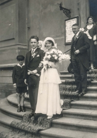 Marie Kselíková, the wedding of her parents, Prague, 1931