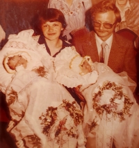 With her husband and newborn twins in the spring of 1982