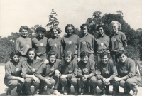 Ludmila Ordnungová in the national team of Czechoslovakia, second from the left in a crouch