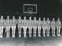 Ludmila Ordnungová with the Czechoslovak team at the 1957 bronze World Championship in Brazil