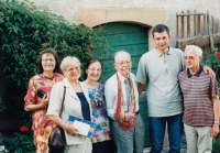 Pastor Hoffmann's 1999 visit to Pstrążna (pastor with bandaged hand), during which he met with Pastor Jablonski