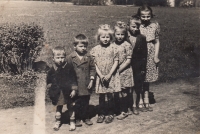 Six children of Zofia and Reinhold Zwikirsch: from right, the eldest Elzbieta (mother of the witness), Reinhold, Irmgarda, Ruth, Hubert and Karel