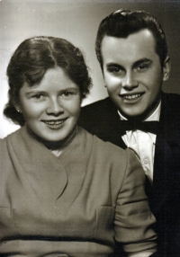 Jarmila Valášková s manželem / 50. léta