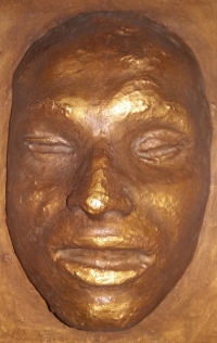 Pozlacená maska Jana Palacha (detail)