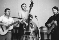 Drzouni, a company band with the witness at right, Setuza Ústí nad Labem, 1969
