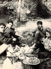 1980-ті рр. Віктор Трофименко з друзями