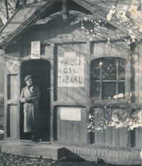 Mum Marie Rysová in front of the newsagent´s which was acquired by her mother - the widow of a legionary