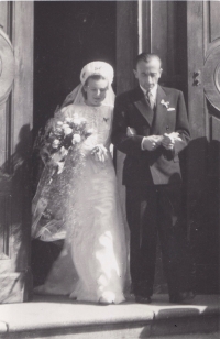 Novomanželé Kolocovi 17. října 1944