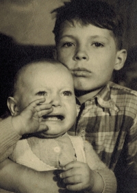 Jan Dittrich with his younger brother Dan, 14 April 1951