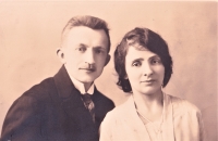 Františka and Josef Kalandra – parents