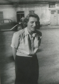 Milena Aubrechtová, daughter of Major Franjo Aubrecht, in 1945