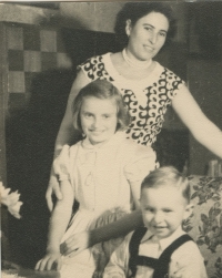 Miroslav Chromý's family, fifth photograph