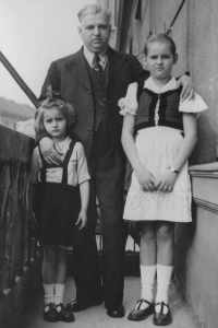 Father Julius Volcsanyi with daughters Margita and Gabriela, early 1940s