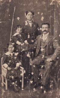 Grandfather of the witness Karel Václav Trnka with his wife and daughters, early 20th century