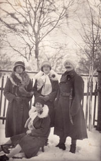 Grandfather of the witness Karel Václav Trnka, mother Bohumila Bartošová (on a sleigh), grandmother and aunt, Strašín, about the 1930s