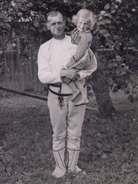Josef Fojtík, father of Anežka Holbová, with their daughter