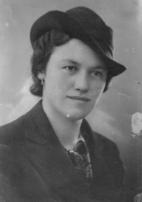 Renáta Plášková's mother Růžena Kuczerová, 1930s