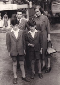 Mother and brothers of Renáta Plášková after father's burial, 1952