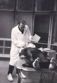 Antonín Chromek při práci, 23. ledna 1969