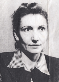 Interbrigadistka Vlasta Veselá, příbuzná maminky Oldřicha Rosůlka, v roce 1948 či 1949