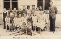 Oldřich Rosůlek at the bottom right in the photo from the first class at the Municipal School in Lázně Kynžvart /1947-1948/