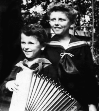 Václav with Jan, Ústí nad Labem, 1953