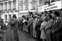 Politická veřejná kampaň v červnu 1990, Jiří Sova u mikrofonu