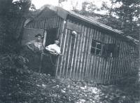 The original shape of the El Toro log cabin, which dates from 1926 and was purchased by the witness in 1965