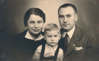 With parents, 1938