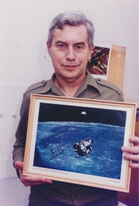 Neil Armstrong poslal Jiřímu Grygarovi obrázek modulu, ve kterém přistál na Měsíci