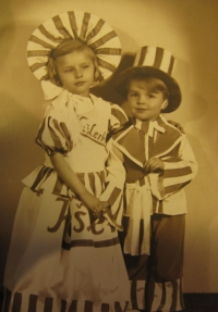 František Lhotský with his sister in a promotional photo
