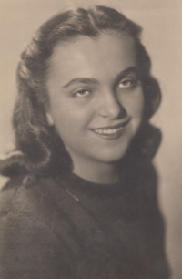 Libuše Jedličková around the year 1945 