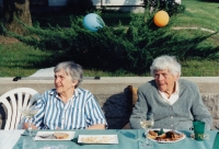Libuše Jedličková with her eldest sister Pavla Vokatá in the 90s 
