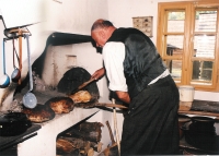 Baking bread at Stráň, 2015