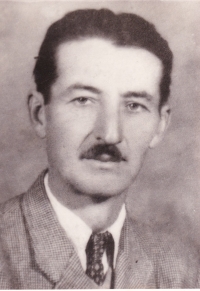 Eva's father, Alexander Tóth, late 1930s.