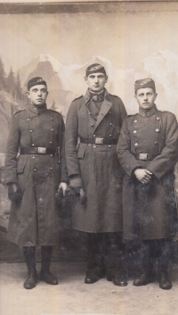 On the right, father Vincenc Zapletal during the military service in Slovakia in the Tatra Mountains in 1929. Here he gained his best condition, which later helped him to survive the Nazi imprisonment from 1940 to 1945. 