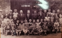Jaroslav Vávra in the 1st grade with his classmates