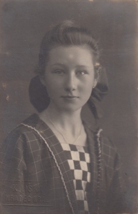 Matka Marie rozená Kučerová, Svobodné Dvory, 1925