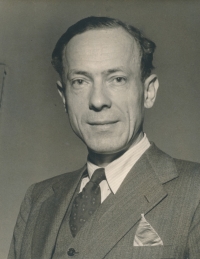 Contemporary witness's father Vladimír Outrata, 1948-1953, Washington
