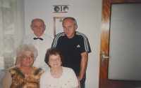 Jiří Kleker with his sister (bottom left) and his parents, ca. 2007