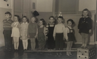 Jiří Kleker v mateřské škole, třetí zprava, leden 1963