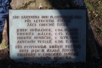 Pamětní deska věnovaná zahynulým žákům obecné školy, Havlíčkův Brod, park Budoucnost, únor 2023